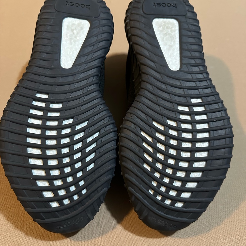 Yeezy Black and White Athletic Shoes with Primeknit Upper Size 11.5 - Picture 5 of 5